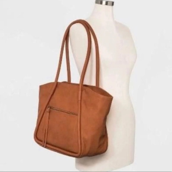 Universal Thread Tote - Picture 2 of 4